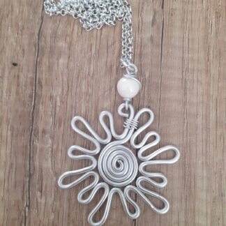 Collana sole pietra bianca in ceramica