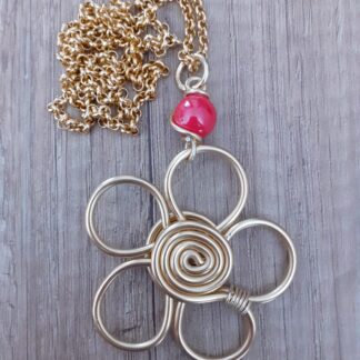 Collana fiore pietra rossa