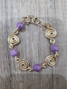 Bracciale spirali con pietre lilla in ceramica