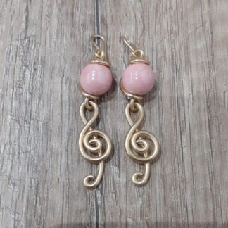 Orecchini chiave di violino e pietra rosa in ceramica