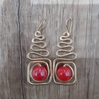 -Orecchini quadrati serpentina e pietre rosse in ceramica gr 7