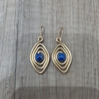 Orecchini ovali e pietre blu in ceramica