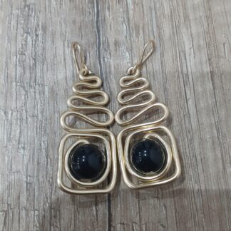 Orecchini quadrati serpentina e pietre nere in ceramica