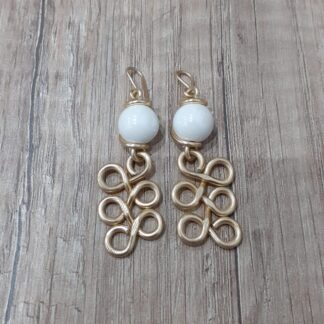 Orecchini anellini e pietre bianche in ceramica