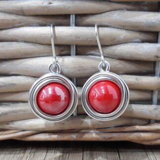 Orecchini artigianali in alluminio con pietre rosse in ceramica