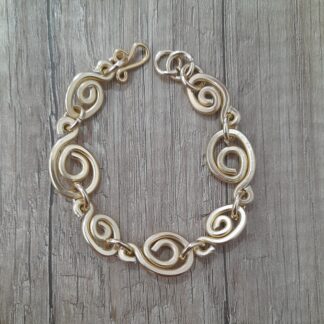 Bracciale artigianale martellato alluminio dorato